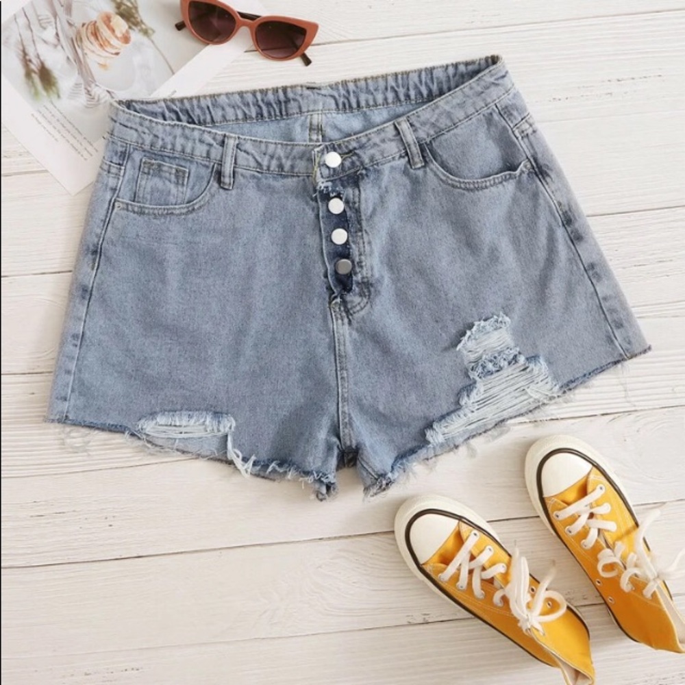 Raw Hem Destructed Detail 5 Pocket Denim Shorts
